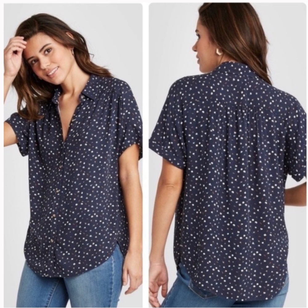 UNIVERSAL THREADS BLU FLOWER PRINT BUTTON UP SHORT SLEEVE TOP - Picture 1 of 6